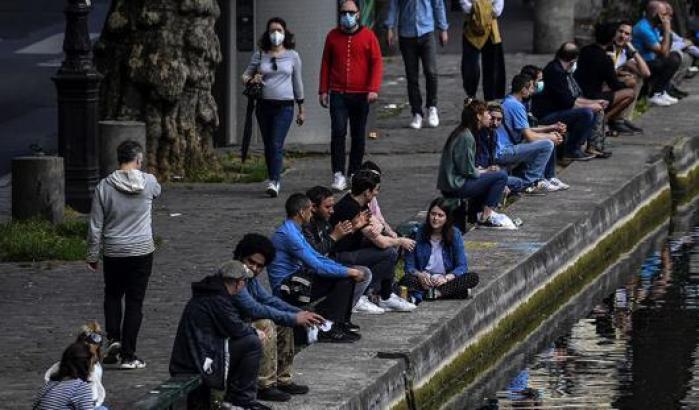 A Parigi norme violate e folla al Canal Saint-Martin: interviene la polizia