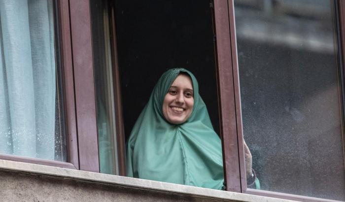 Gli insulti e le minacce di morte a Silvia Romano non si fermano, la Procura di Milano indaga