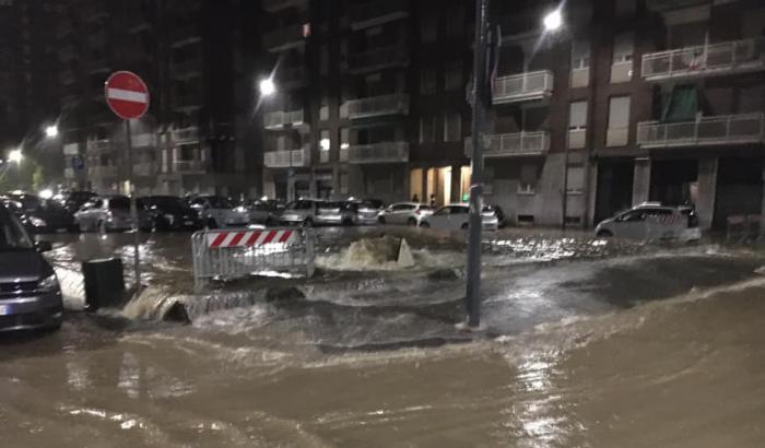 Milano senza pace, esondano i fiumi Lambro e Seveso: salta la corrente elettrica