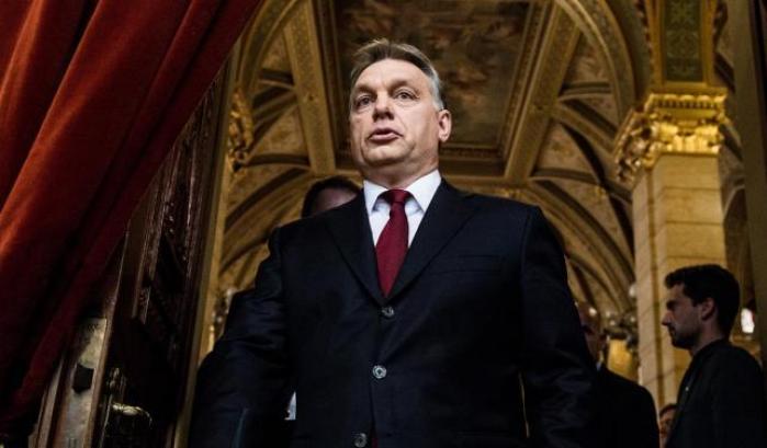 Orbán il dittatore: arrestato un membro dell'opposizione che lo aveva criticato su Facebook