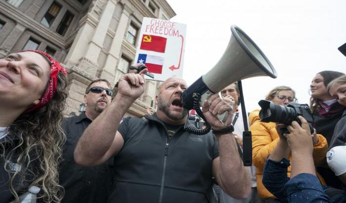 000568D7-proteste-in-texas-contro-il-lockdown Proteste in Texas contro il lockdown