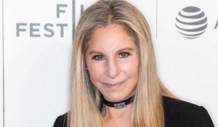 Barbra Streisand attacca Trump sul Coronavirus: "Non vuole conoscere la verità"
