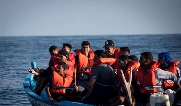 Nuova tragedia in mare: un migrante si è ucciso gettandosi in acqua dalla Moby Zazà