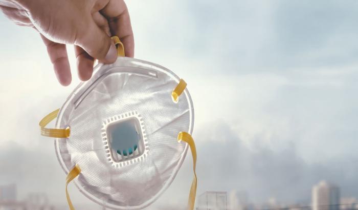 Gli studiosi: "Ecco perché in Lombardia ci si ammala e muore di più di Covid che in Sardegna"