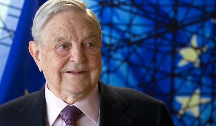 Soros preoccupato per l'Italia: "Maltrattata dalla Germania e dalla Ue"