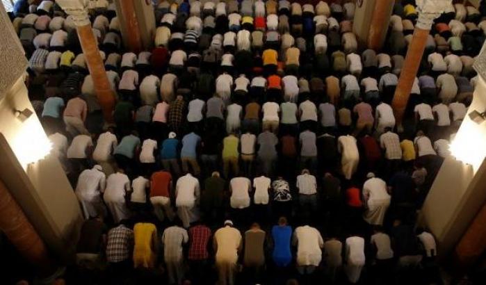 L'Arabia Saudita riapre le moschee per le preghiere del venerdì
