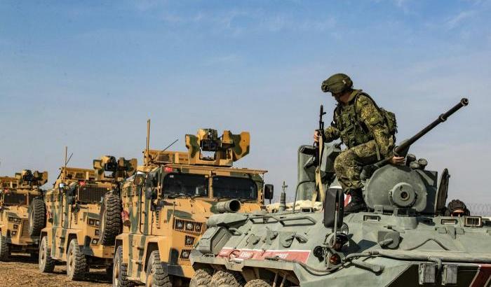 Libia, la "nuova Siria" alle porte di casa. Ed Erdogan "protegge" i 300 militari italiani a Misurata