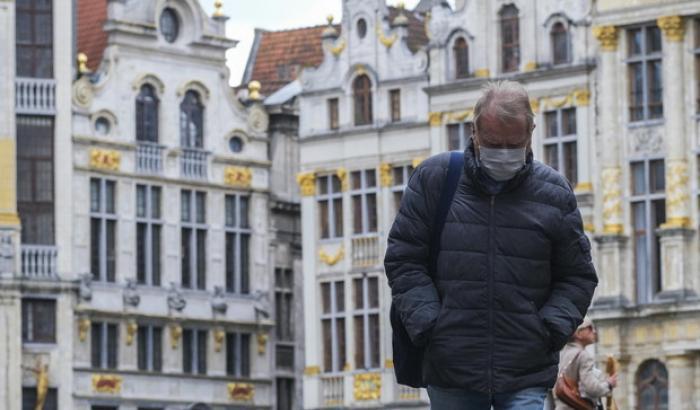 Il Belgio nega a un cittadino italiano, non infetto, di raggiungere la moglie e la figlia