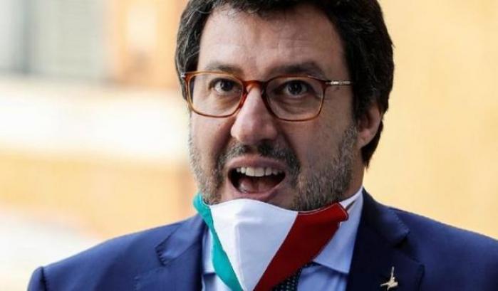 Salvini utilizza le statue di Cristoforo Colombo per paragonare gli anti-razzisti all'Isis