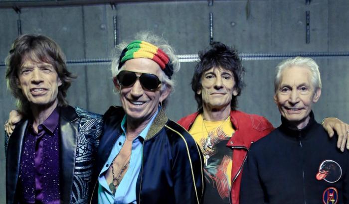 I Rolling Stones aderiscono al Blackout Tuesday per George Floyd: "Contro ogni razzismo e violenza"