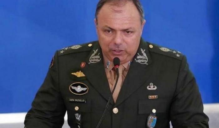 Il generale dell'esercito Eduardo Pazuello nuovo ministro della Sanità