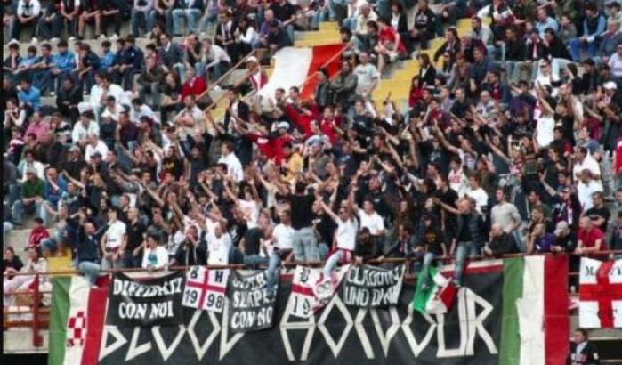 Gli ultras neofascisti scendono in piazza a Roma contro il Governo: è polemica