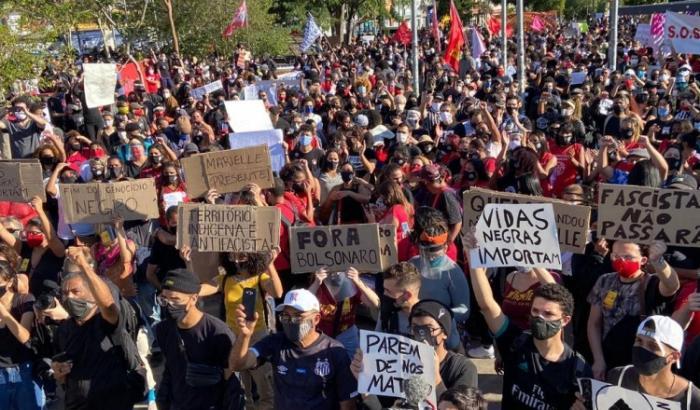 Proteste contro Bolsonaro