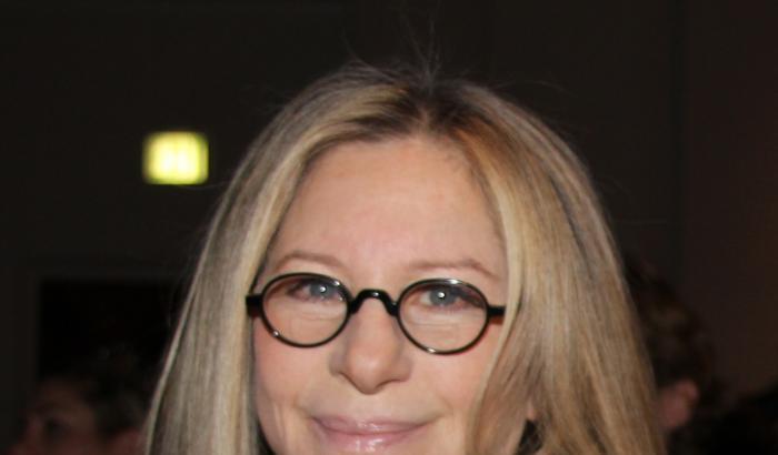Barbra Streisand ha regalato azioni Disney alla figlia di George Floyd