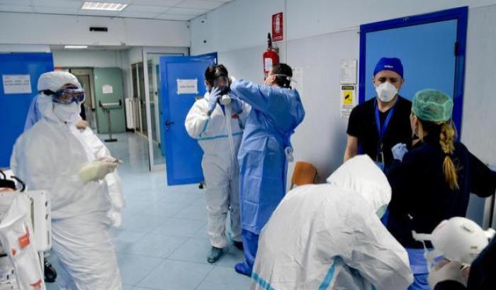 Altri 262 contagi in più, 165 in Lombardia; leggero aumento dei morti