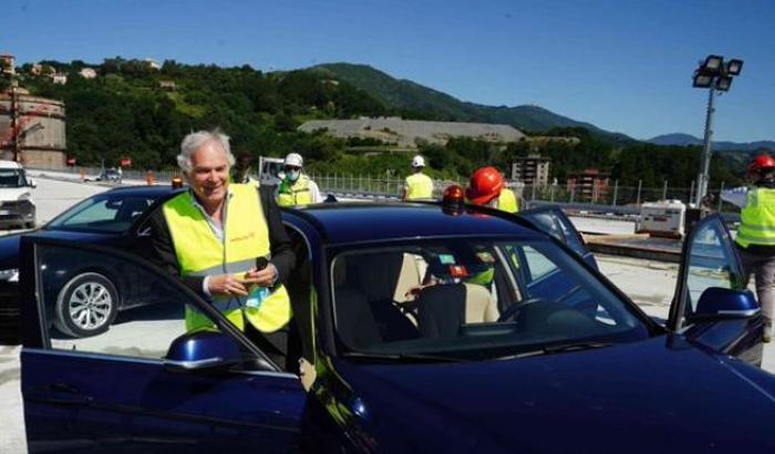 Oggi sul nuovo ponte di Genova &egrave; passata la prima auto