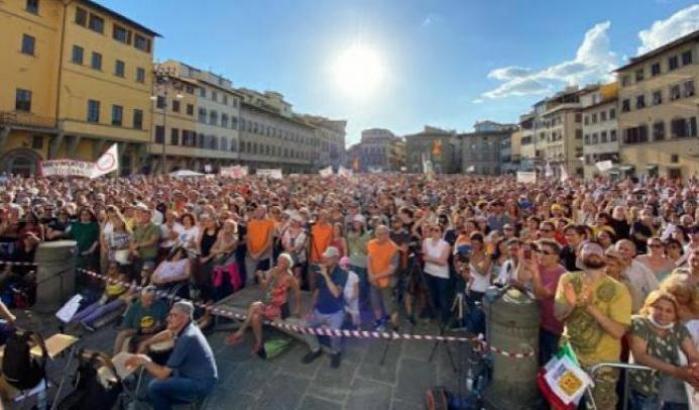 Gli organizzatori della provocazione No-Vax di Firenze sono stati denunciati