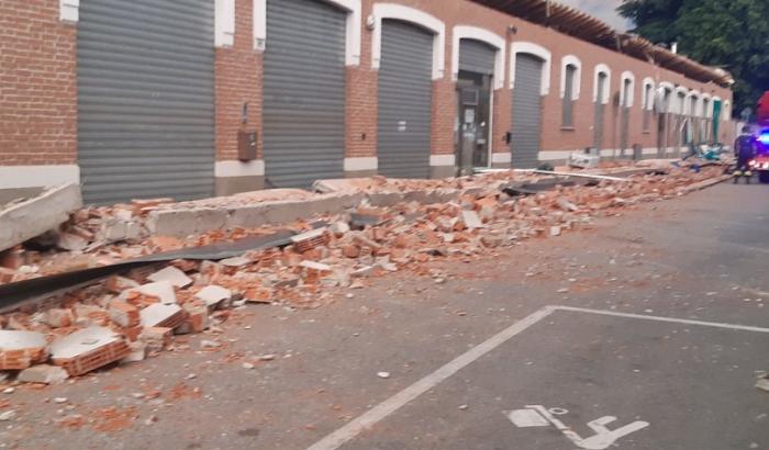 Tragedia del cornicione crollato nel Varesotto: si indaga per omicidio e disastro colposo