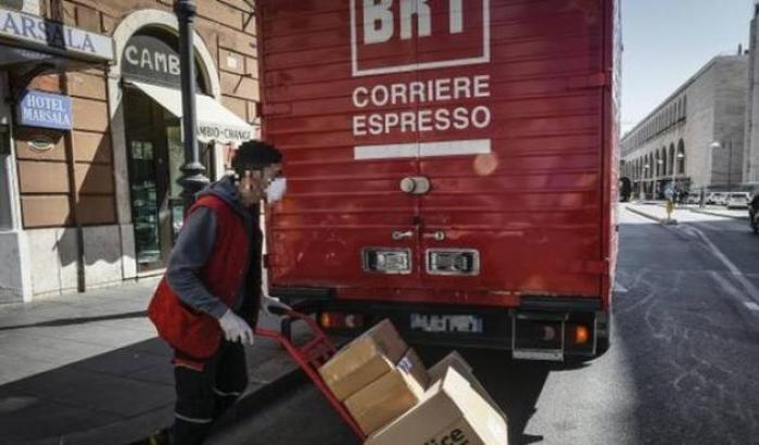 Focolaio Covid alla Bartolini di Bologna: 370 persone sotto sorveglianza