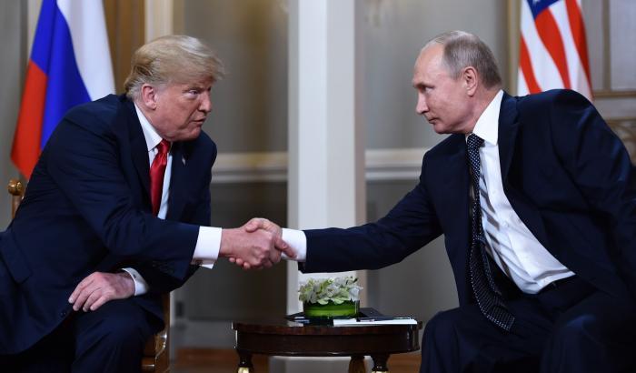 Il bizzarro paragone che la Russia fa delle sanzioni all'Iran con il caso George Floyd