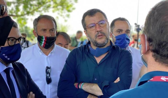 Salvini rispolvera i progetti razzisti: "Fare un censimento dei campi rom"