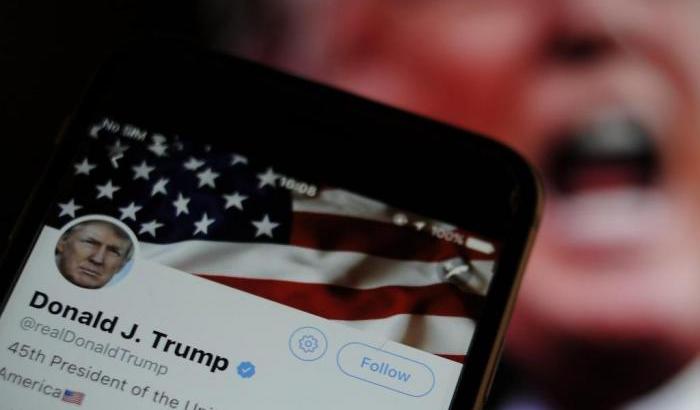 Twitter censura di nuovo Trump: ha usato una foto senza il consenso dell'autore
