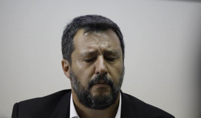 "Per voi è giusta la galera per chi difende la famiglia tradizionale?” Anziché dire ‘No’, i fan di Salvini rispondono di sì.