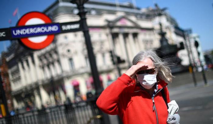 La Grande Bretagna si interroga sul dramma dei senza-tetto morti per Covid-19