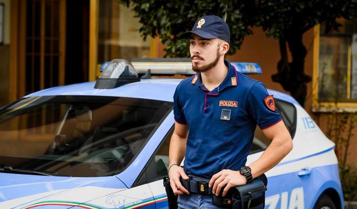 000573F7-polizia-immagine-di-archivio Polizia -immagine di archivio