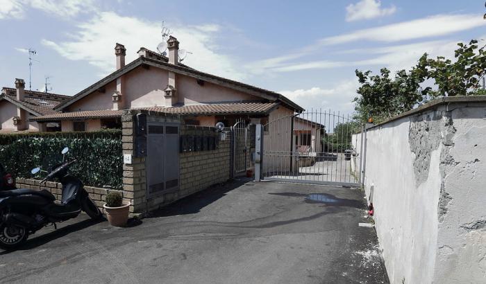 A Roma ucciso a colpi di pistola in strada un uomo: confessa il vicino di casa