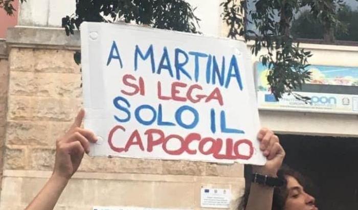 Salvini contestato a Martina Franca perde la testa: 