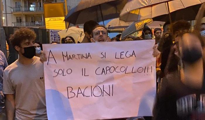 Salvini contestato a Martina Franca perde la testa: "Cani da guardia di Emiliano"