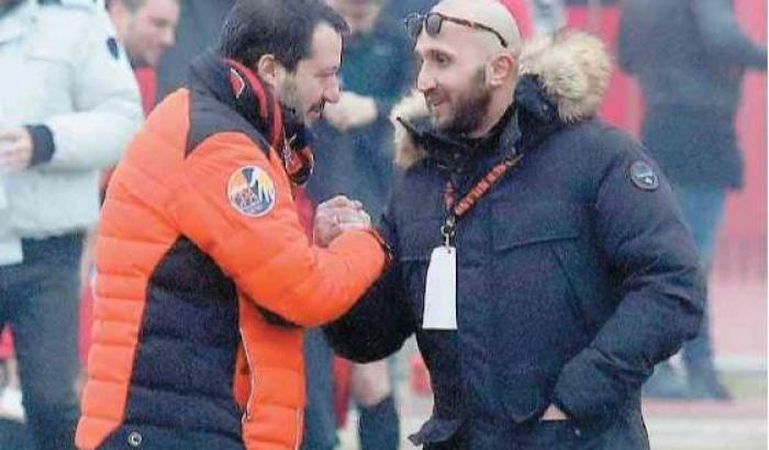 Confiscati soldi a Lucci il capo ultras del Milan che Salvini aveva abbracciato