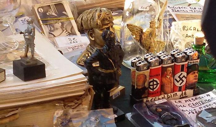 A Firenze finalmente multe per chi vende gadget, souvenir, abbigliamento che inneggino al nazifascismo