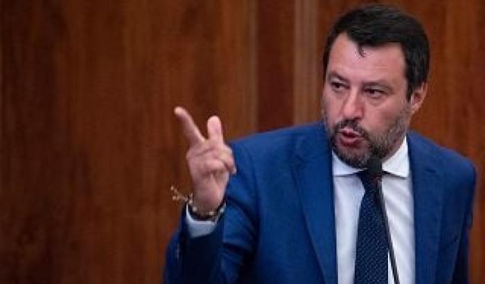 Salvini si associa ai nipoti di Mussolini nel rifiutare Bella Ciao: "A sinistra vivono in un altro pianeta"