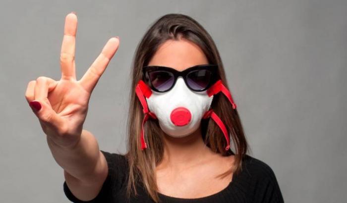 Il nuovo studio: " Il virus può viaggiare oltre un metro e mezzo, anche da asintomatici"