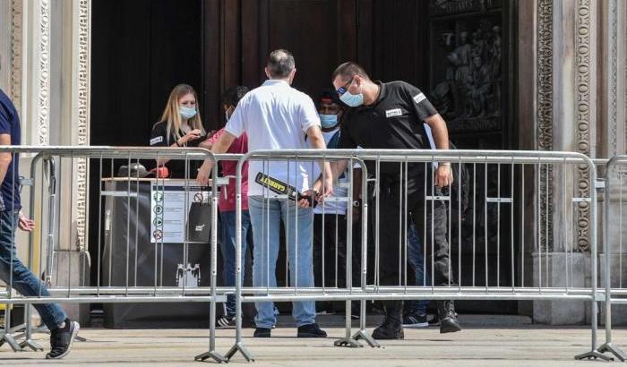 Controlli al Duomo di Milano