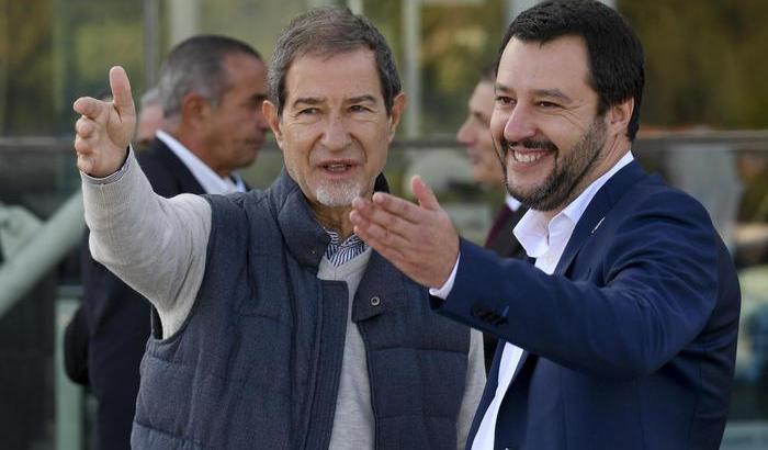 Salvini la vittima: "Grazie al Pd e a Renzi ho avuto altre tre denunce"