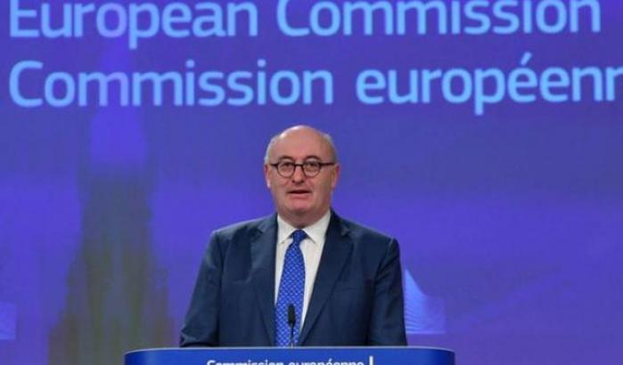 Ha violato le norme anti-Covid: di dimette il commissario irlandese al commercio Ue