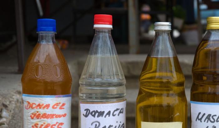 00057A6E-rakija-distillato-d-acquavite Rakija, distillato d'acquavite