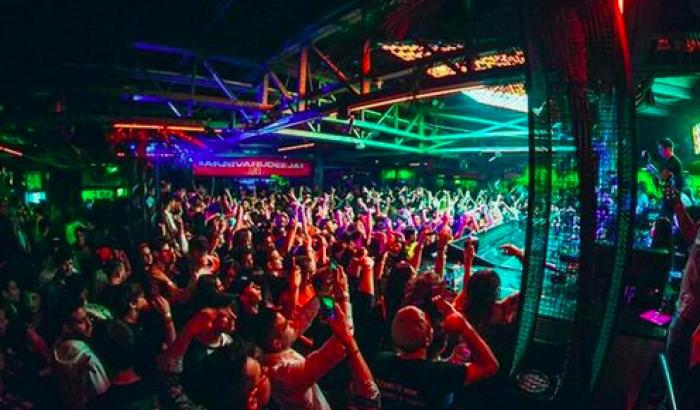 Ferragosto senza regole: 91 positivi dopo una notte in discoteca a Cervia