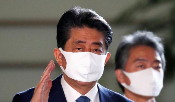“Non sto bene, mi faccio da parte”: il premier giapponese Shinzo Abe si dimette per motivi di salute