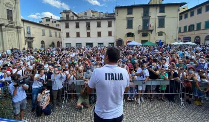 Salvini, l'amico dei fascisti: "Quelli che vogliono un regime sono a sinistra...''