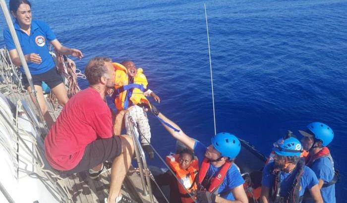 Migranti salvati da Mediterranea