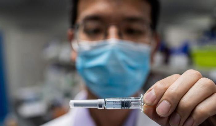 Il vaccino cinese è pronto, a novembre le prime dosi per la popolazione