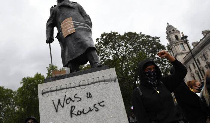 La statua di Churchill a Londra