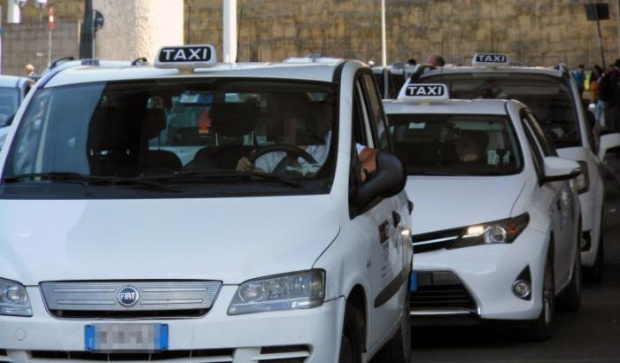 A Roma un tassista è accusato di violenza sessuale