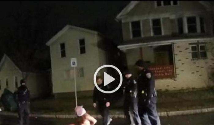 Un altro video terribile dagli Usa: un afroamericano muore asfissiato in un fermo di polizia