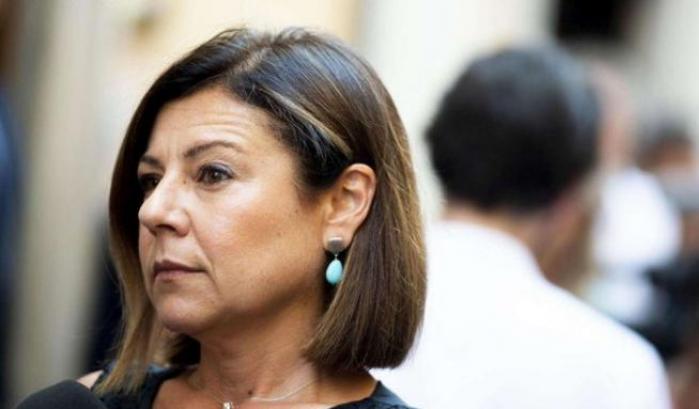 De Micheli: "Sui trasporti pubblici obbligo di mascherina chirurgica"