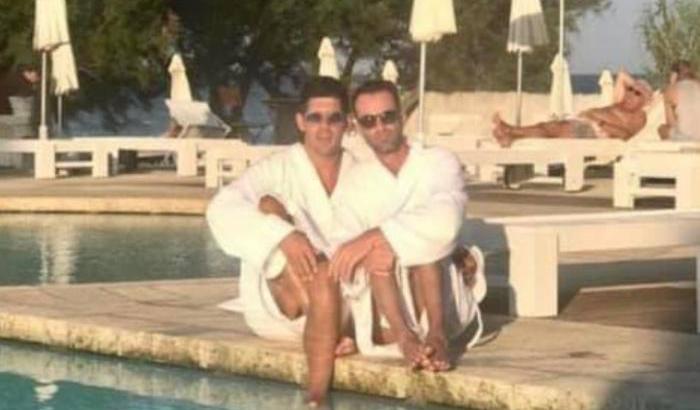 00057D23-la-coppia-bersagliata-dagli-omofobi-nel-resort La coppia bersagliata dagli omofobi nel resort